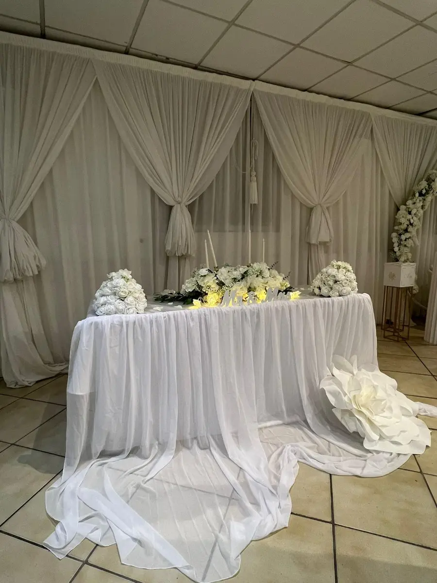 Table d’Honneur – Élégance & Romantisme 🤍✨